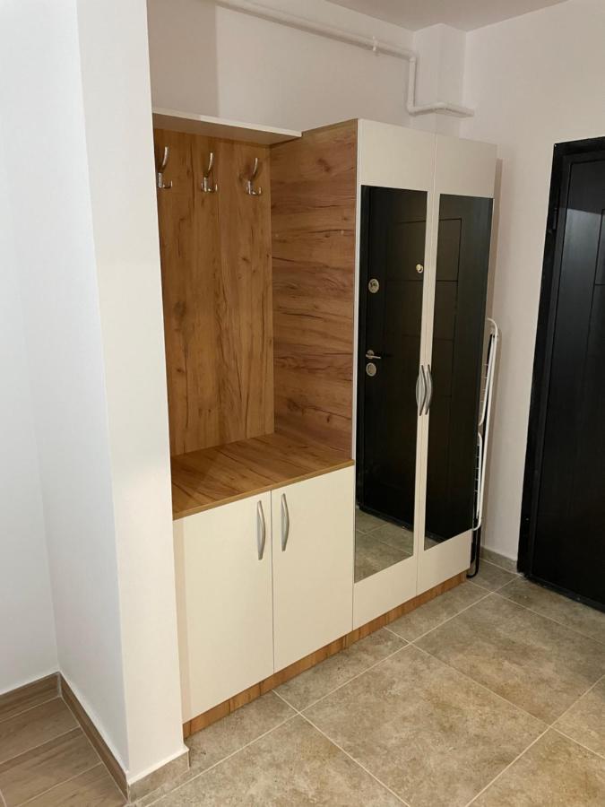 Militari Comfort Studio Roşu Kültér fotó